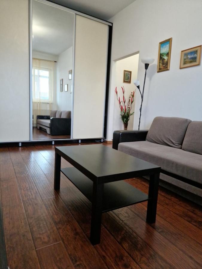 Charming Apartment With Private Terrace Bucarest Extérieur photo