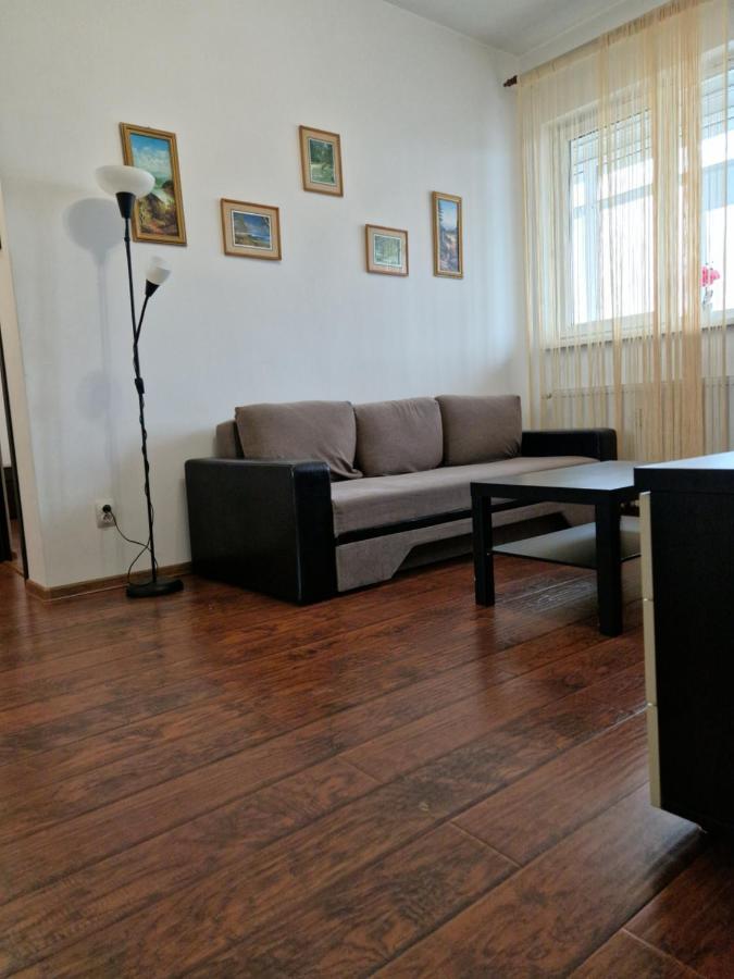 Charming Apartment With Private Terrace Bucarest Extérieur photo